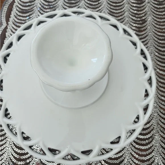 Vintage milk glass Westmoreland Glass Companylattice style cake stand